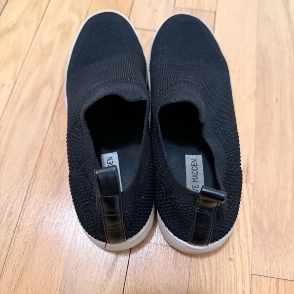 Steve Madden Black Knit Slip-On Sneakers Size 8 - Picture 4 of 6